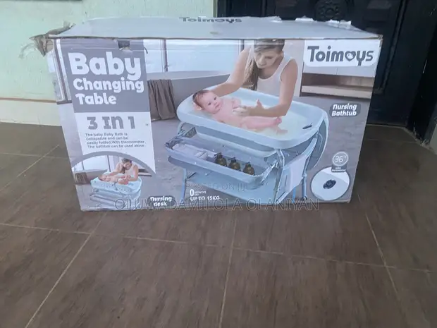 Standing Baby Bath Set tare da Dressing Table & Collapsible Stand - 1