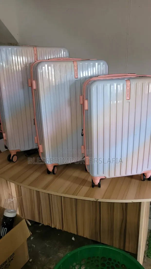 Premium 3-Piece Luggage Set - Durable & Stylish - 1