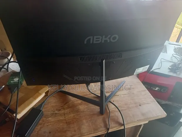 ABKO 27" Gaming Monitor (AVC27F165D) - 1