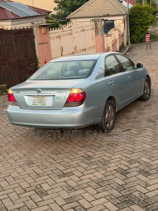 2005 Toyota Camry LE 2.4L Sedan - Blue - 1