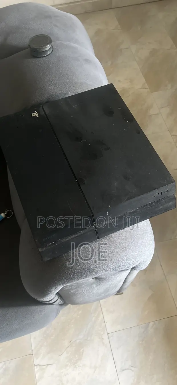 PS4 Console Mai Kyau - 1