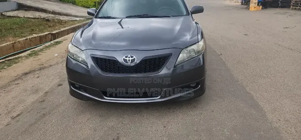 2007 Toyota Camry SE V6 Sedan - Foreign Used - 1