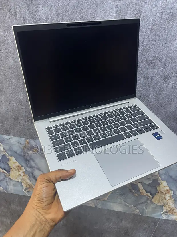 HP EliteBook 840 G10 Laptop - 16GB RAM, 512GB SSD, Intel Core i7 - 1
