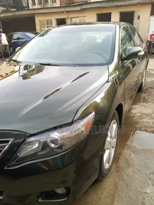 2010 Toyota Camry XLE Sedan