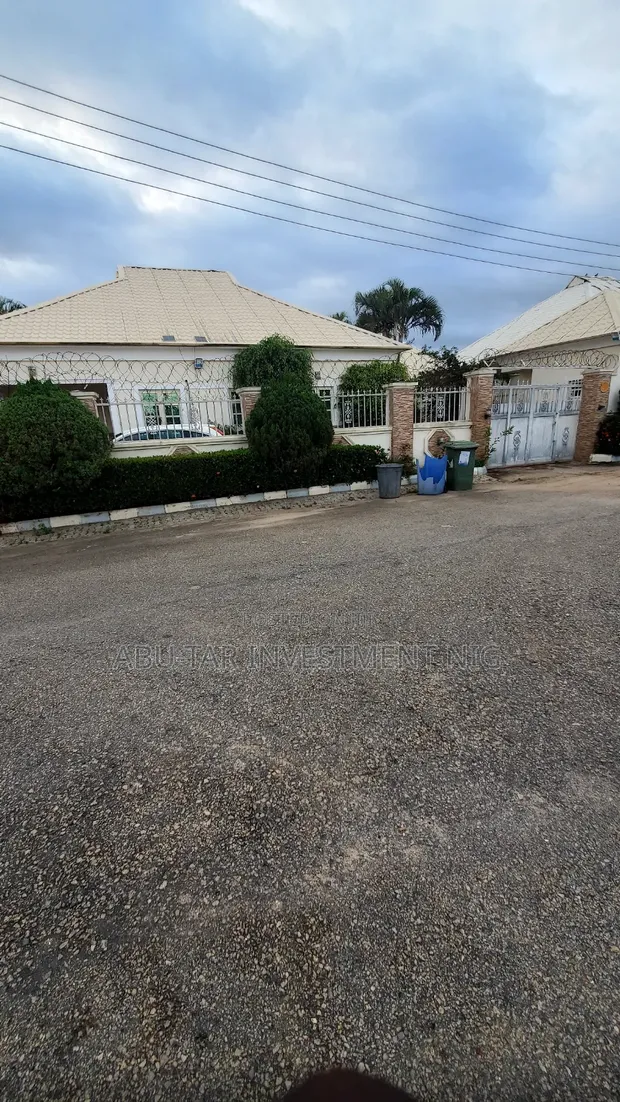 Gidan Gyara 3-Bedroom da BQ a Faplins Estate, Galadimawa - 1