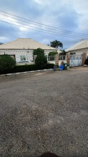 Gidan Gyara 3-Bedroom da BQ a Faplins Estate, Galadimawa