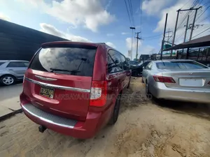 Chrysler Town & Country 3.6 2WD 2015 Red