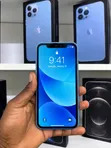 Apple iPhone XR 128GB Blue - 2