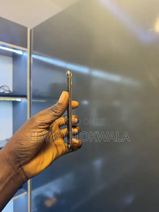 Apple iPhone 11 Pro Max 256GB White - 1