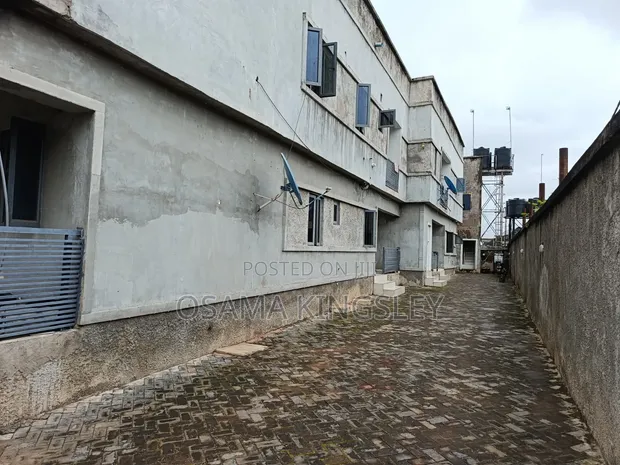 Furnished 7-Bedroom Block of Flats, Benin City - 1