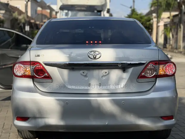 2011 Toyota Corolla LE Sedan - Silver - 1