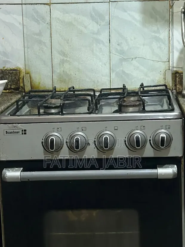 Used 4-Burner Gas Cooker with Baking Oven - 1