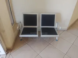 Kujerar Baki Mai Zama Biyu