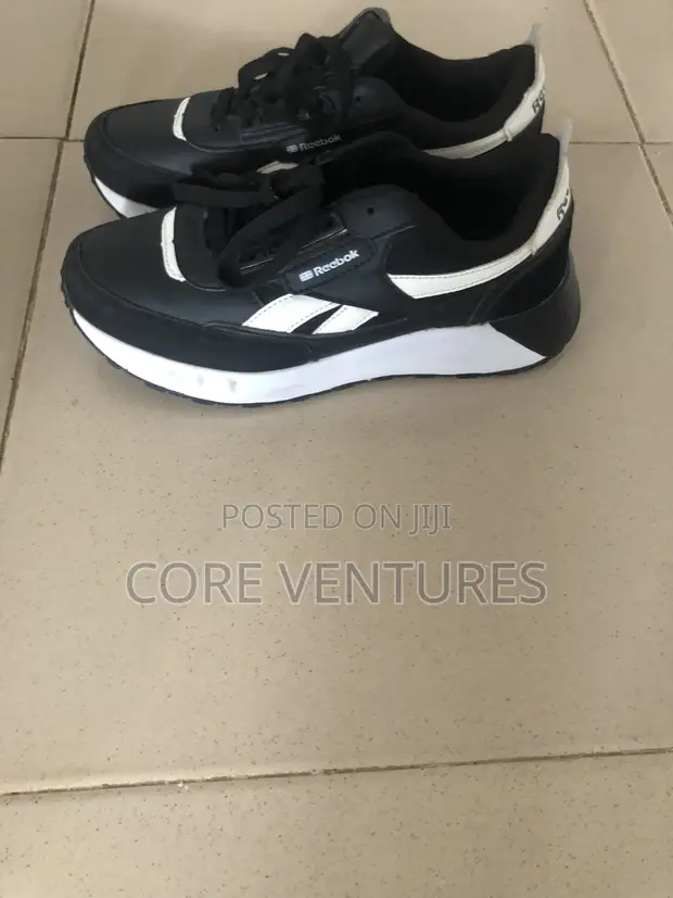 Reebok Unisex Leather Sneakers - Black - 1