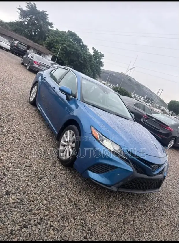2019 Toyota Camry SE - 1