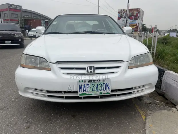 Honda Accord 2001 White - 1