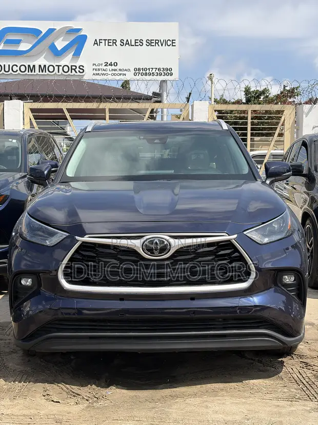 Toyota Highlander XLE 2022 Blue - 1