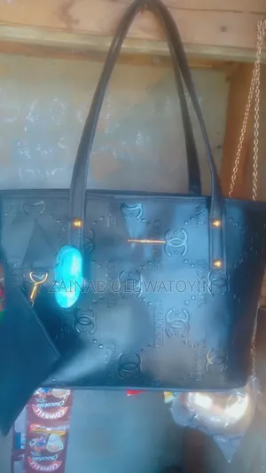 Alba Handbags Jakar Mata - Baƙar fata Gaskiyar Fata