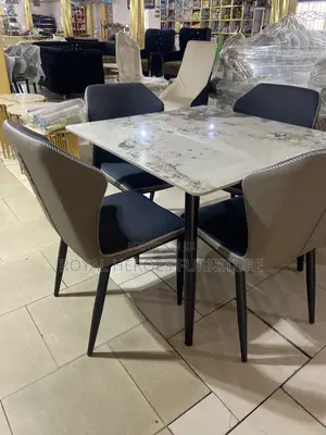 Modern 4-Seater Dining Set da Marble Top