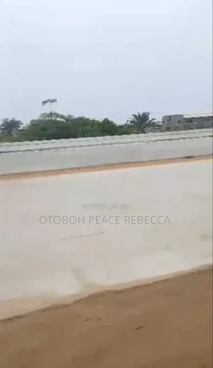 Filin Kasuwanci Don Siyarwa - Lekki Expressway