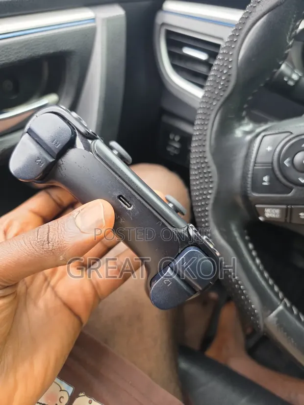 Used Like New PS5 Controller - 1