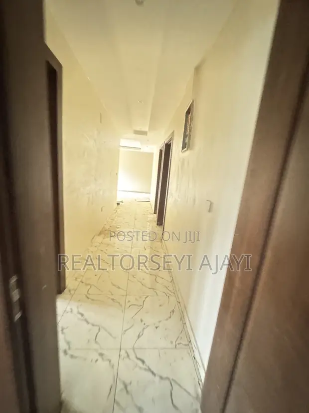 3-Bedroom Block of Flats for Rent in Apo Resettlement - 1