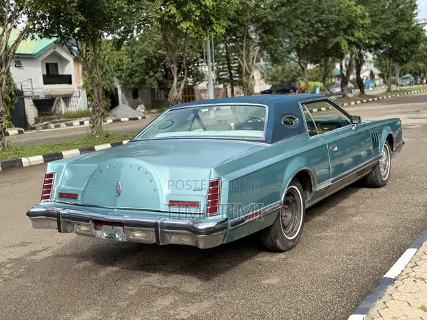 Lincoln Town Car Continental 1981 - 1