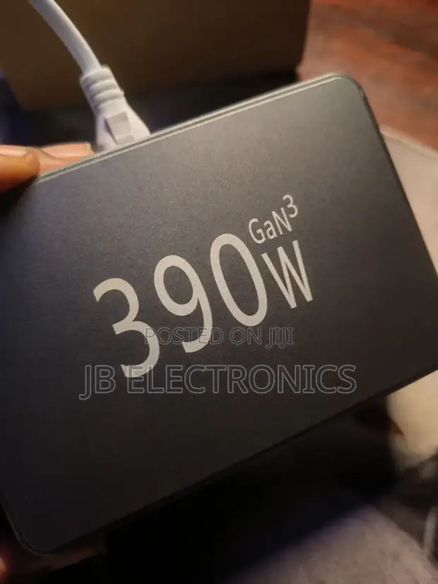 390W 10-Port GaN Fast Charger - 1