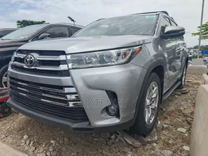 2015 Toyota Highlander Gray