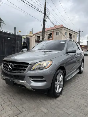 2015 Mercedes-Benz ML350 4MATIC SUV - Grey