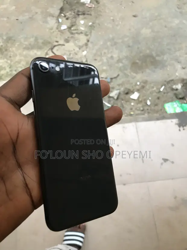 Apple iPhone 8 256GB Black (Used, Grade B) - 1