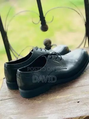 Clarks Men's Black Leather Derby Shoes