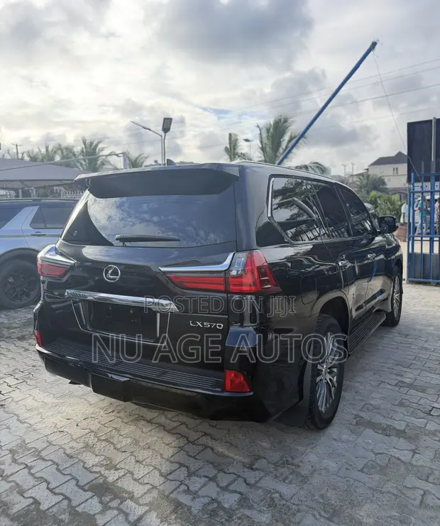 2018 Lexus LX 570 AWD SUV - 1