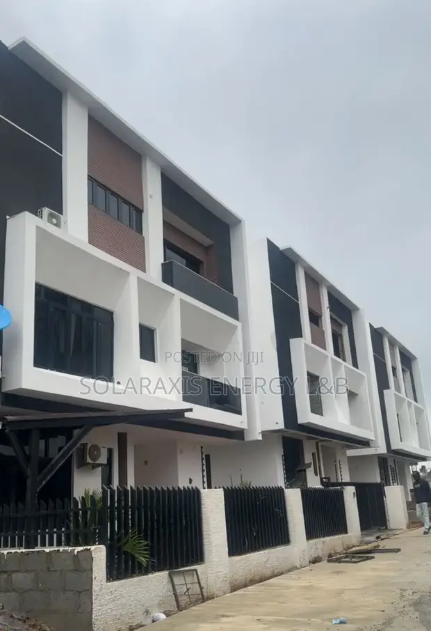 5-Bedroom Mansion in River Park Estate, FHA for Sale - 1