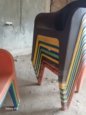 30 Used Plastic Chairs for Bar and Restaurant