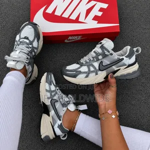 Nike VK2 Run Sneakers