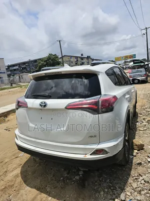 Toyota RAV4 2017 White