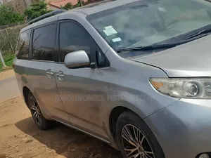 2011 Toyota Sienna XLE 7-Passenger Mobility
