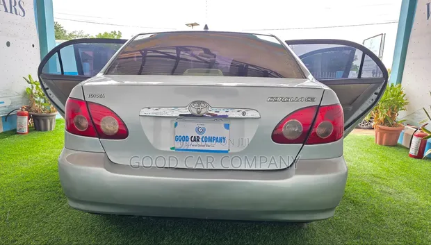 Toyota Corolla 2003 Silver - 1