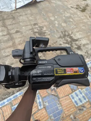 Sony HXR-MC2500 Full HD Camcorder with Battery