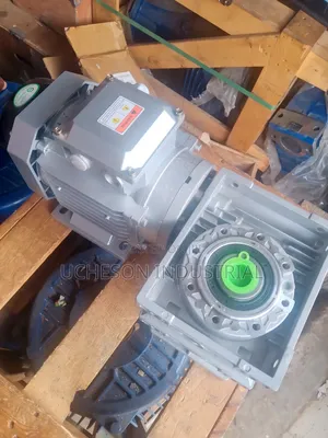 0.75kW RV63 Worm Gearmotor 10:1 Ratio