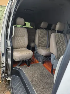 2018 Toyota HiAce Commuter GL Bus
