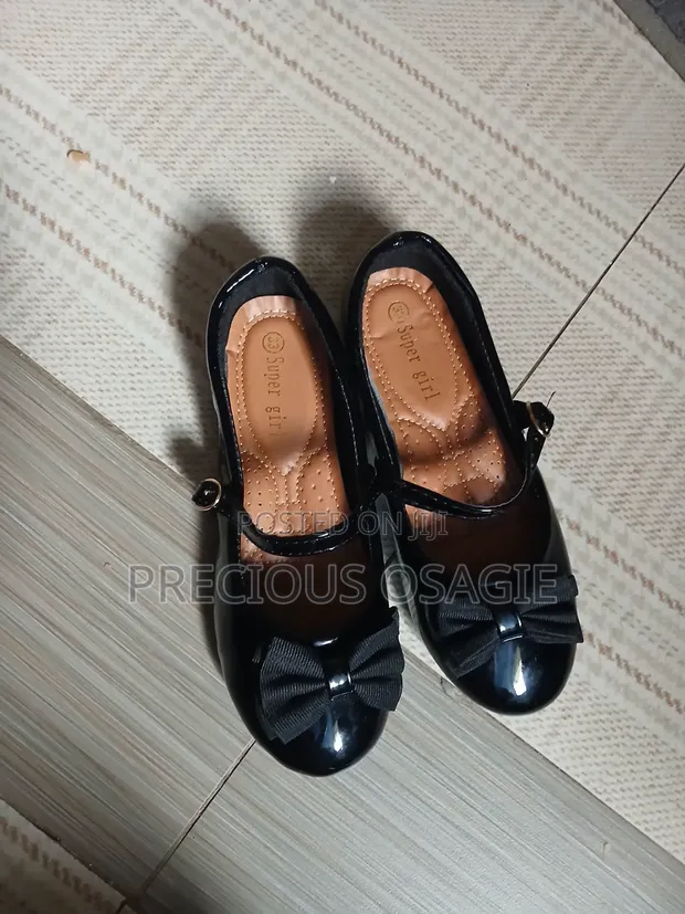 Takalmi Flat Na Yara Mata Launrin Baki Mai Maki - 1