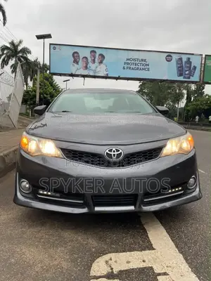 2014 Toyota Camry SE 3.5L V6 Sedan