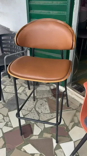 Ingantacciyar Barstool ta zamani - Sabuwa