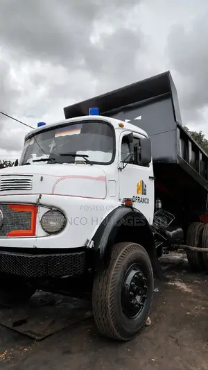 Mercedes-Benz 1513 Tipper (Dump Truck)