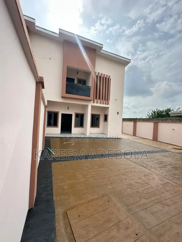 4 Bedroom Detached Duplex for Sale in Olofa Akala Akobo, Ibadan - 1