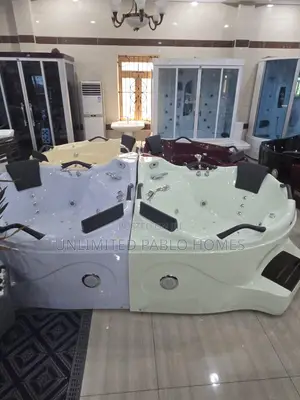 Luxury Corner Whirlpool Bathtub tare da Hydro Jets