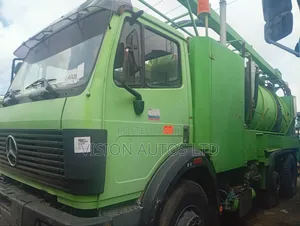 Mercedes Sewage Truck - 8 Tyres, 13,000L Tank