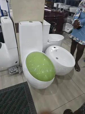 Modern Luxury One-Piece Ceramic Toilet - Glossy White